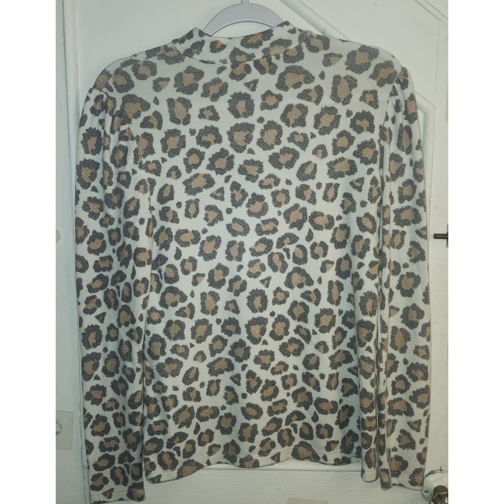 No Frills Women's Leopard Print Mock Neck Long Sleeve. Large